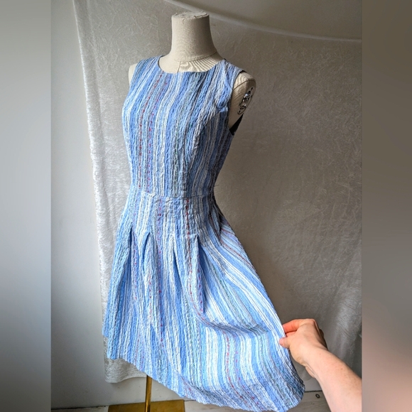 Tommy Hilfiger Dresses & Skirts - Tommy Hilfiger Size 4 High Neck Blue Crinkle Dress Shades Of White Blue Pink